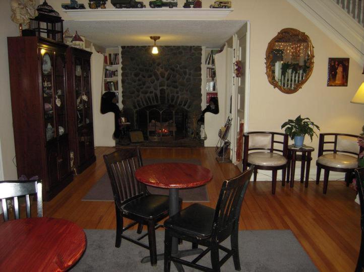 Brookview Manor Inn Canadensis Luaran gambar