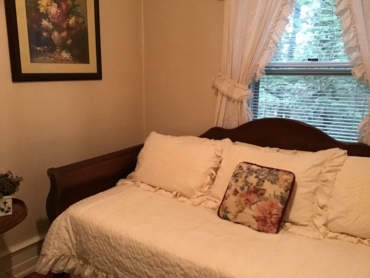 Brookview Manor Inn Canadensis Luaran gambar